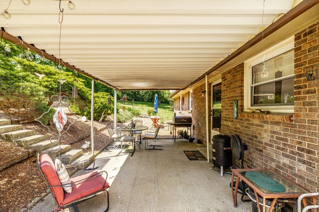 204 Bryan House Dr, Goodlettsville, TN 37072