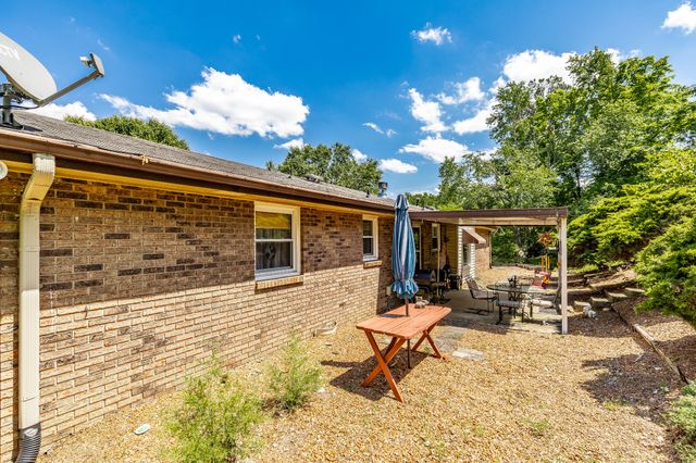 204 Bryan House Dr, Goodlettsville, TN 37072