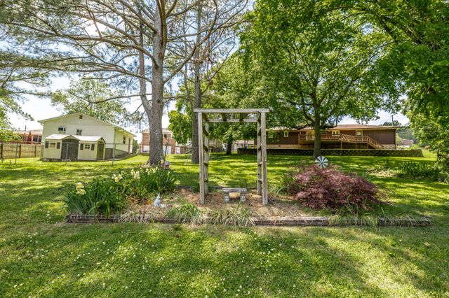 204 Bryan House Dr, Goodlettsville, TN 37072