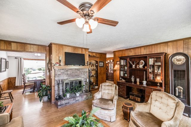 204 Bryan House Dr, Goodlettsville, TN 37072