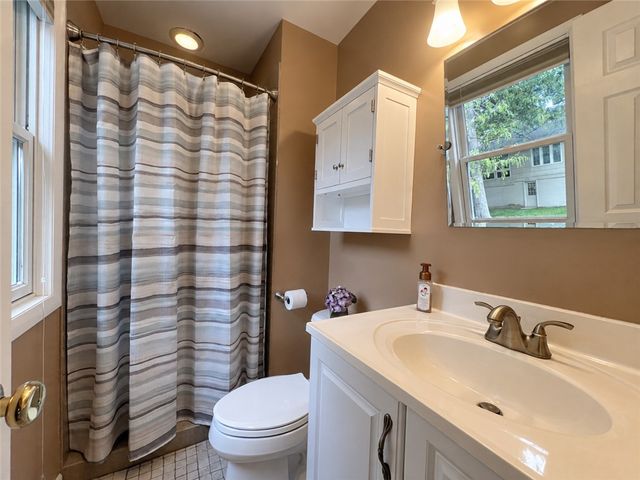 29 Rollingwood Dr, Perinton, NY 14534