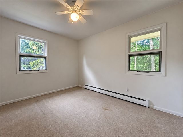 29 Rollingwood Dr, Perinton, NY 14534