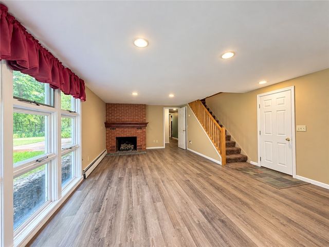 29 Rollingwood Dr, Perinton, NY 14534