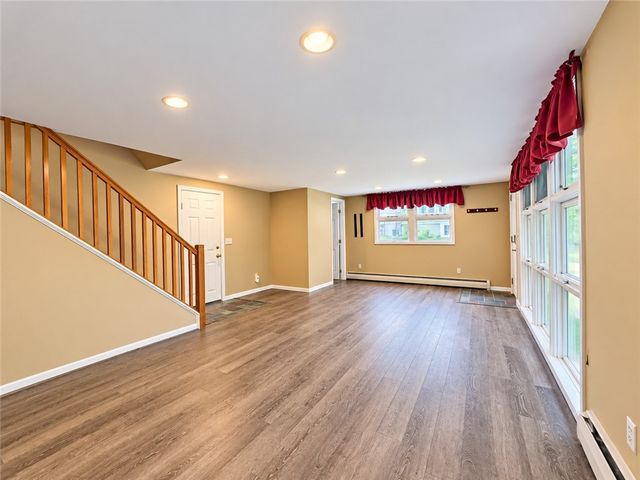 29 Rollingwood Dr, Perinton, NY 14534
