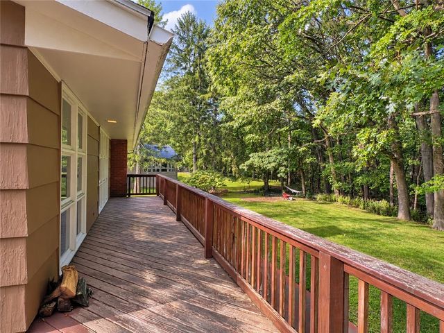29 Rollingwood Dr, Perinton, NY 14534