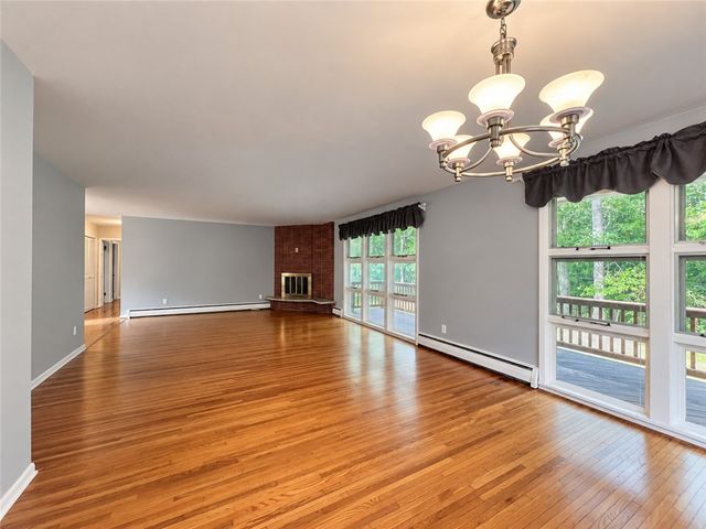 29 Rollingwood Dr, Perinton, NY 14534