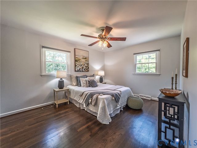 202 Nottingham Dr, Colonial Heights, VA 23834