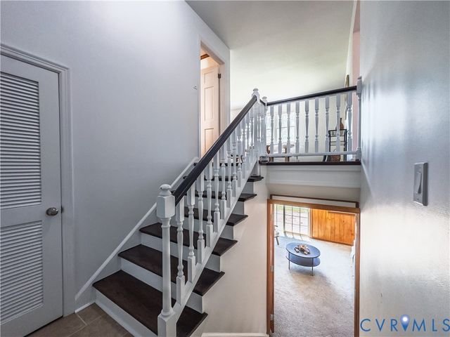 202 Nottingham Dr, Colonial Heights, VA 23834