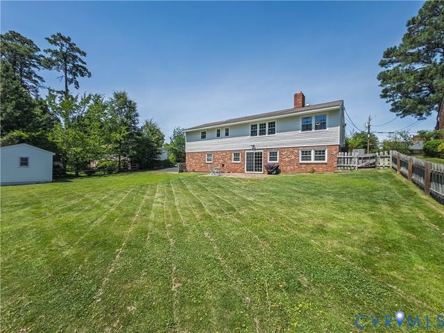 202 Nottingham Dr, Colonial Heights, VA 23834