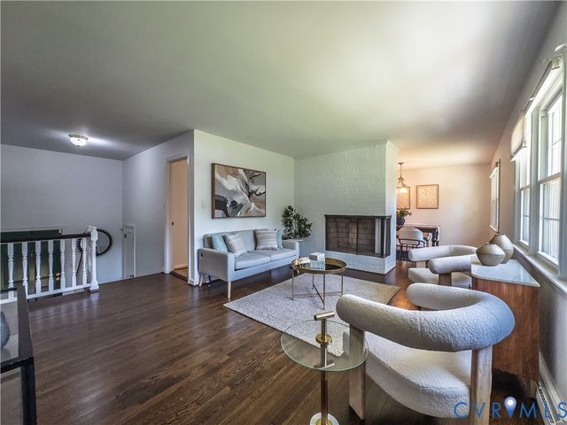202 Nottingham Dr, Colonial Heights, VA 23834