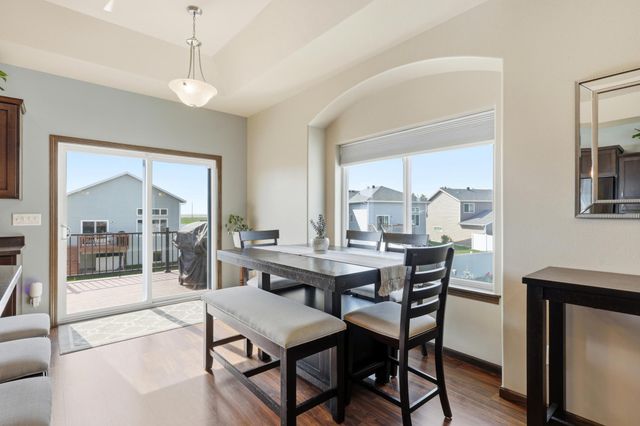 6074 59th Street S, Fargo, ND 58104