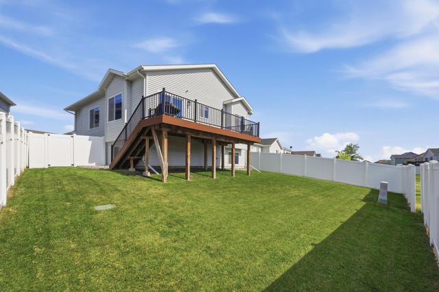 6074 59th Street S, Fargo, ND 58104