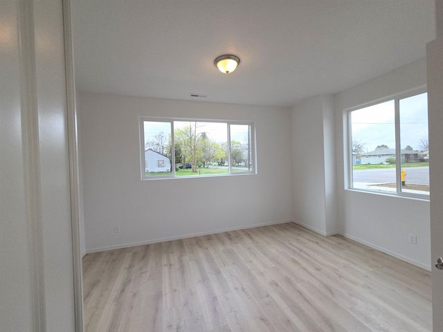 12704 E Desmet Ave, Spokane Valley, WA 99216