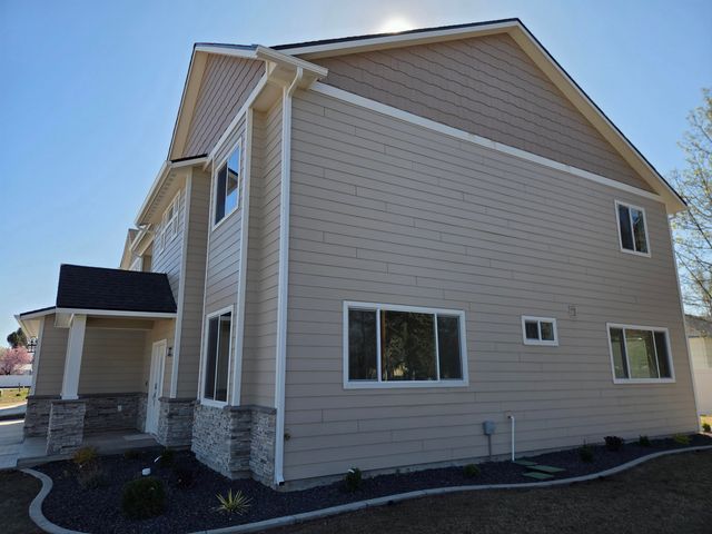 12704 E Desmet Ave, Spokane Valley, WA 99216