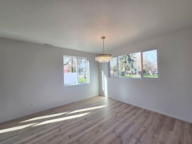 12704 E Desmet Ave, Spokane Valley, WA 99216