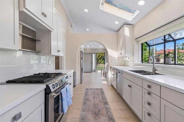 301 26TH STREET W, Bradenton, FL 34205