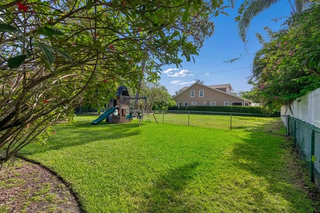 301 26TH STREET W, Bradenton, FL 34205