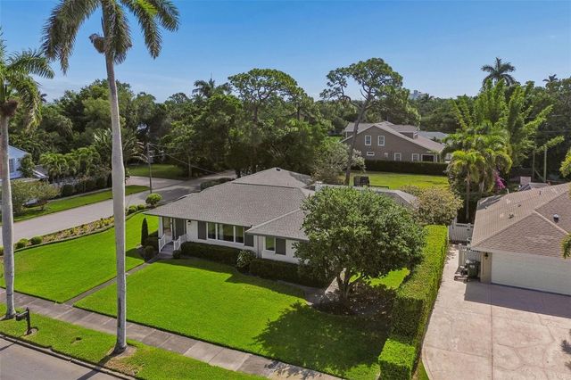 301 26TH STREET W, Bradenton, FL 34205