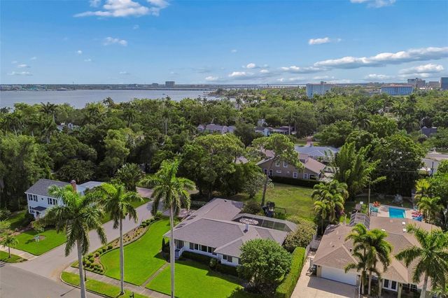 301 26TH STREET W, Bradenton, FL 34205