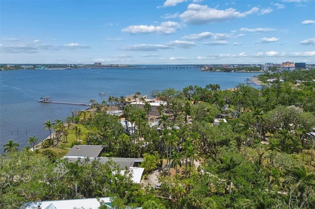 301 26TH STREET W, Bradenton, FL 34205