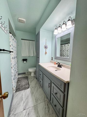 2581 Valley Drive, Saginaw Twp, MI 48603