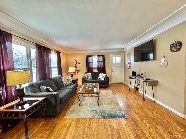 2581 Valley Drive, Saginaw Twp, MI 48603