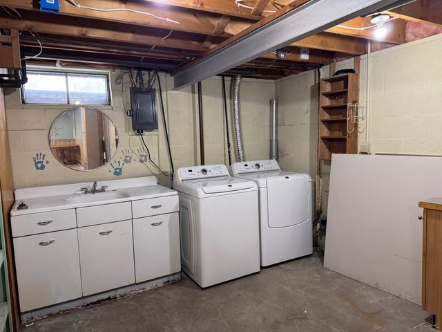 2581 Valley Drive, Saginaw Twp, MI 48603