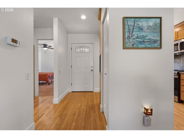 15955 Sw GREENS Way, Portland, OR 97224
