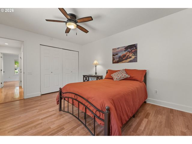 15955 Sw GREENS Way, Portland, OR 97224