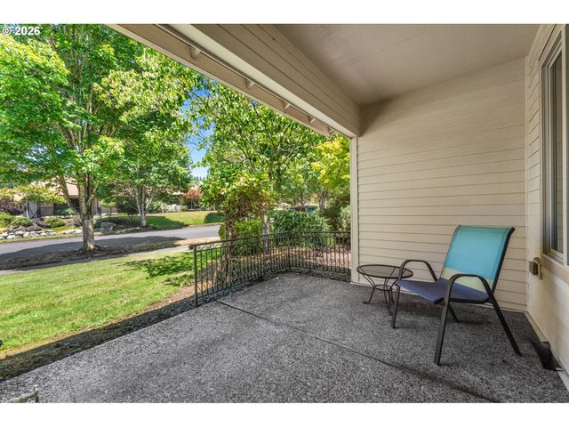 15955 Sw GREENS Way, Portland, OR 97224