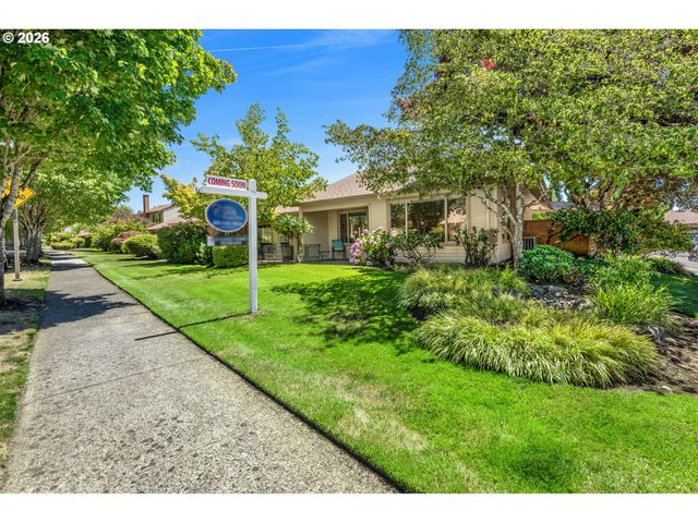15955 Sw GREENS Way, Portland, OR 97224