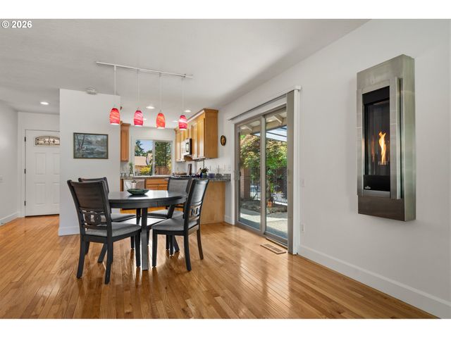 15955 Sw GREENS Way, Portland, OR 97224