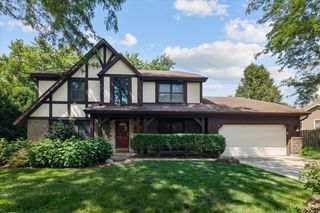508 Fairlawn Avenue, Libertyville, IL 60048