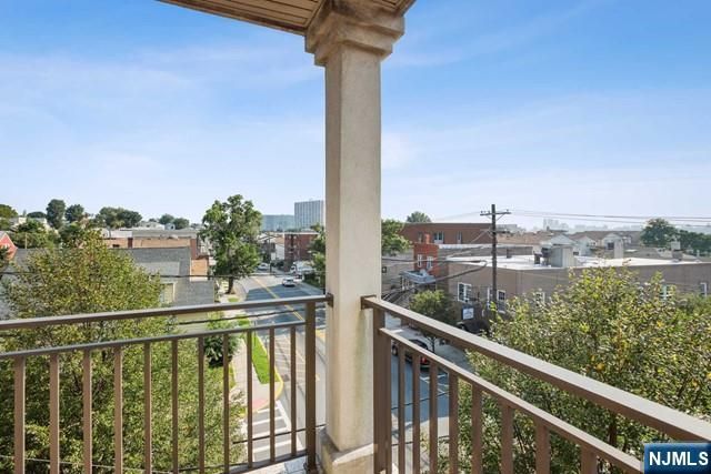 93 palisade, Cliffside Park, NJ 07010