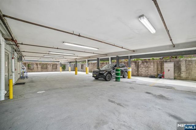 93 palisade, Cliffside Park, NJ 07010