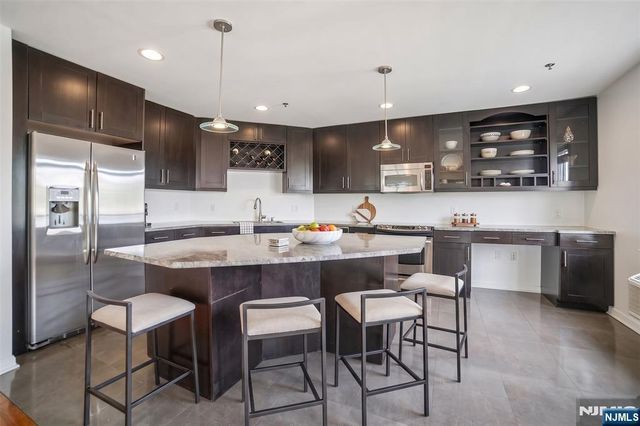 93 palisade, Cliffside Park, NJ 07010