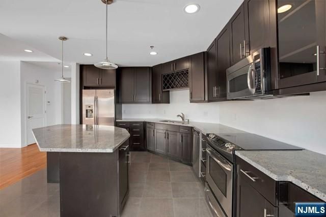 93 palisade, Cliffside Park, NJ 07010