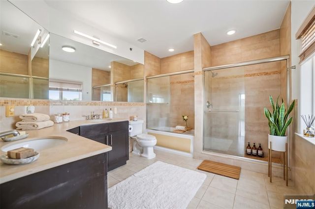93 palisade, Cliffside Park, NJ 07010