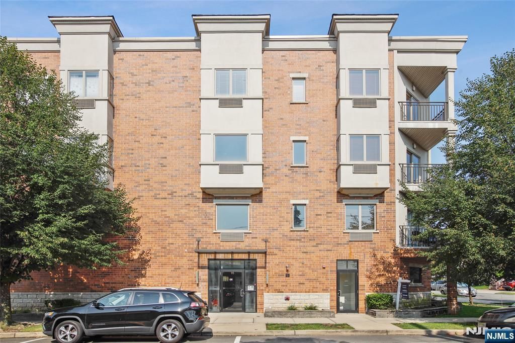 93 palisade, Cliffside Park, NJ 07010