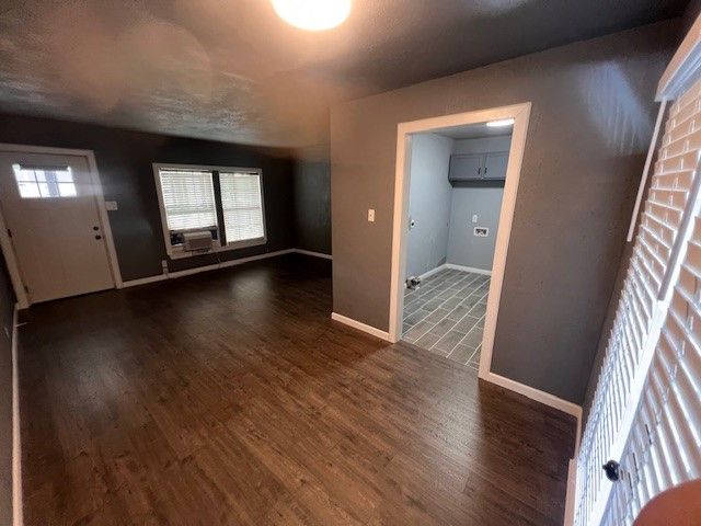 205 NE 22nd Street, Grand Prairie, TX 75050