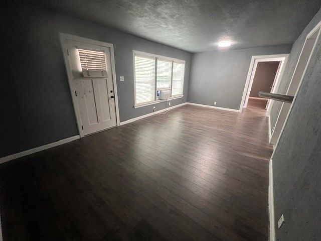 205 NE 22nd Street, Grand Prairie, TX 75050