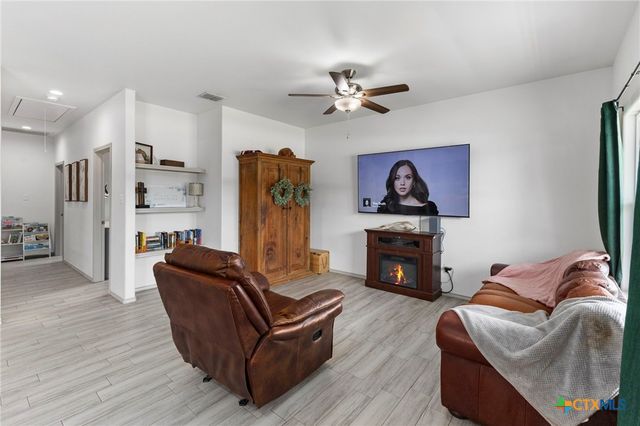 585 Cimarron, Spring Branch, TX 78070