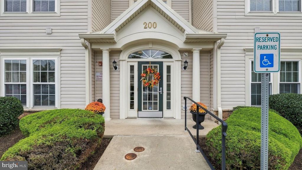 200 DOUGLAS FIR DR #201, Warrington, PA 18976 — exterior