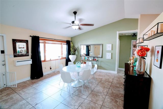 2304 SE 8th Terrace, Cape Coral, FL 33990