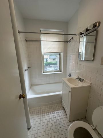 1 Craigie 4, Cambridge, MA 02138