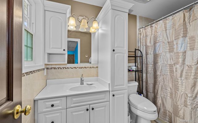 125 Ohio Avenue, Massapequa, NY 11758