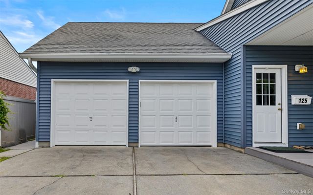 125 Ohio Avenue, Massapequa, NY 11758