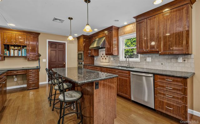 125 Ohio Avenue, Massapequa, NY 11758