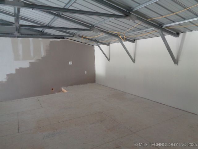 12097 State Hwy 9 E, Eufaula, OK 74432