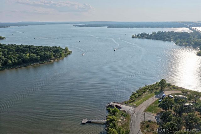 12097 State Hwy 9 E, Eufaula, OK 74432